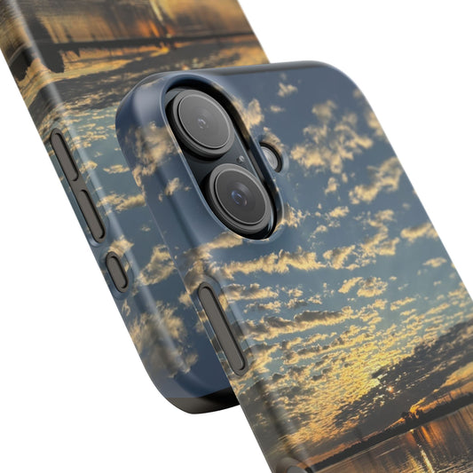 Coque de Téléphone Coucher de Soleil sur le Lac – Reflet Panoramique sur l'Eau